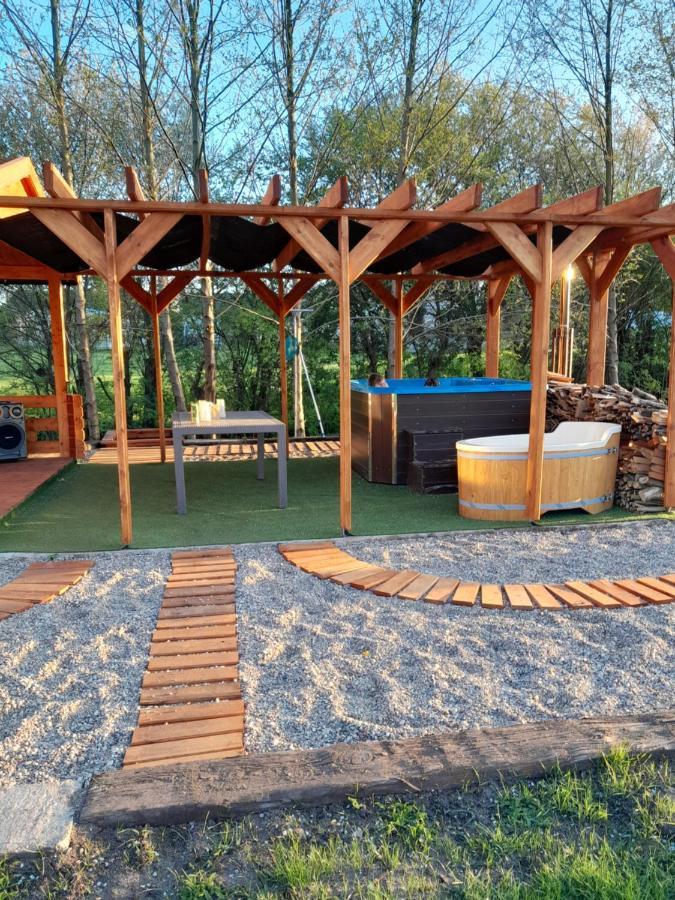 Bed and Breakfast Pensjonat Agroturystyczny Pod Modrzewiem Florczaki Zewnętrze zdjęcie